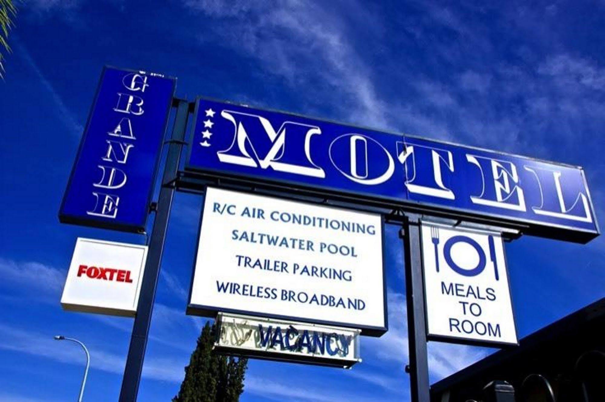 Motel Grande Tamworth Buitenkant foto